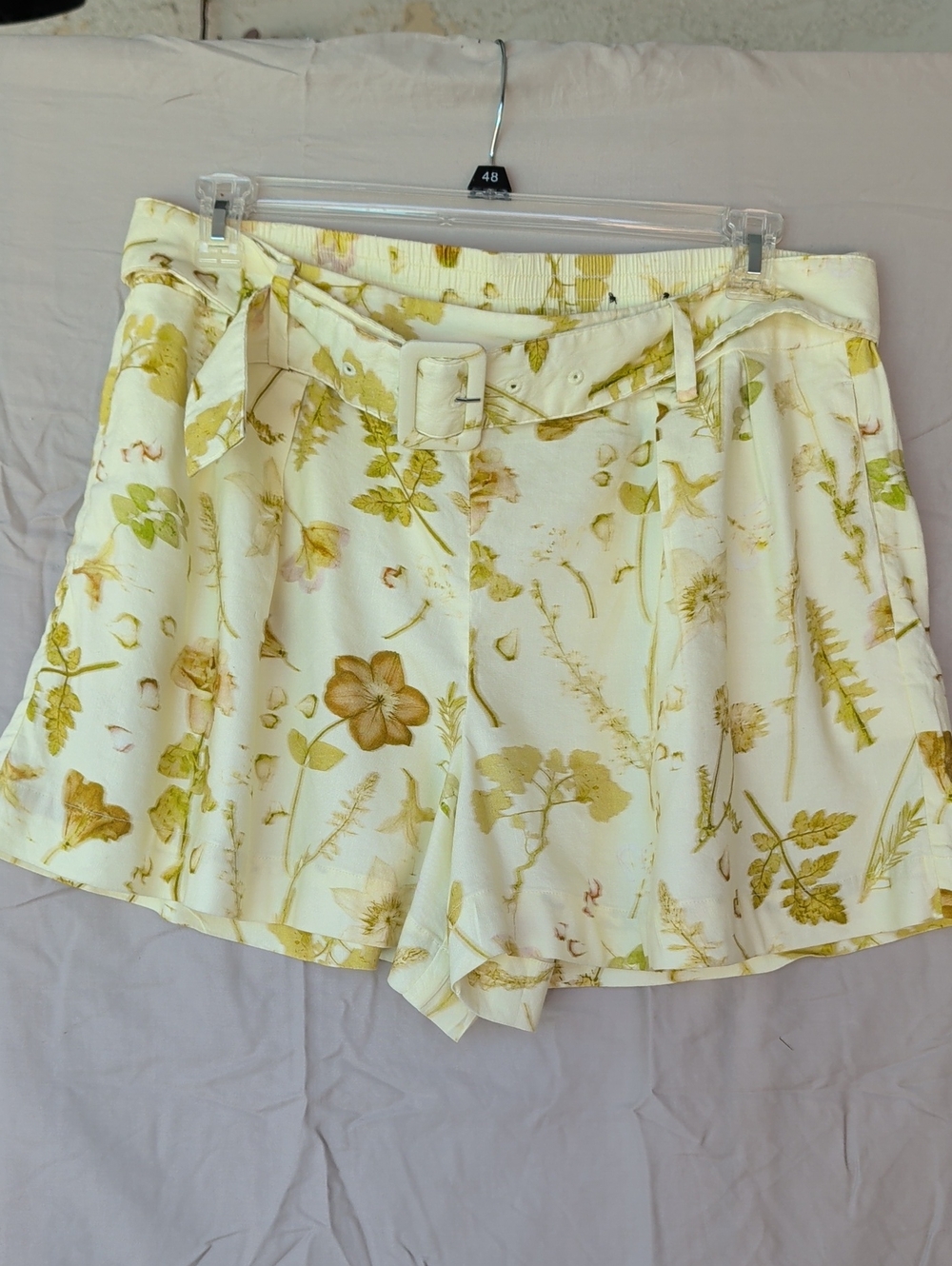 INC International Concepts Cream Floral Belted Shorts Cottage Core Resort Boho